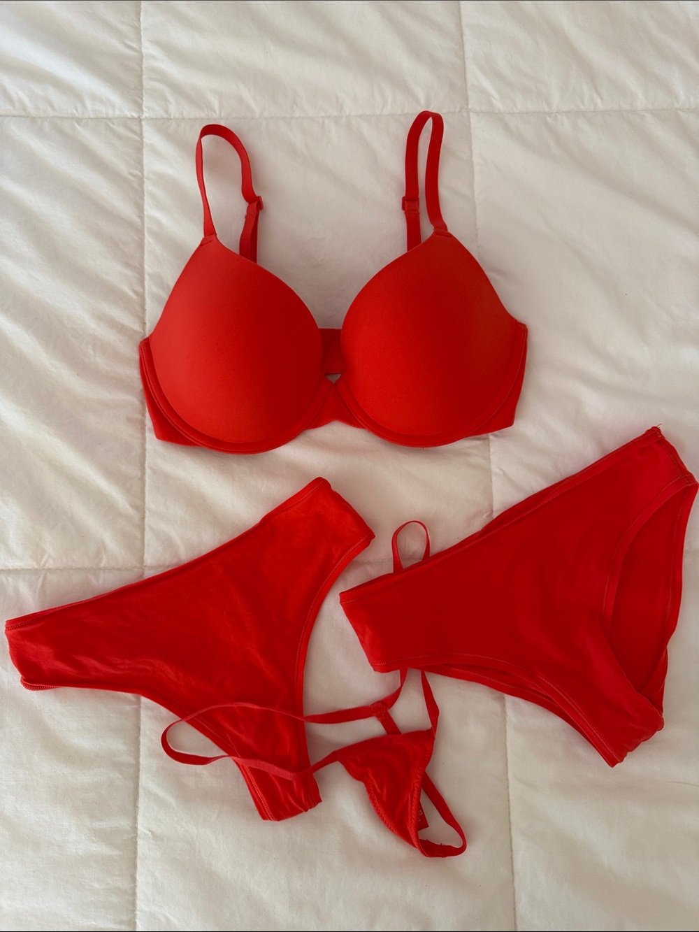 Skims Fits Everybody bundle in Poppy, size 32C and XS